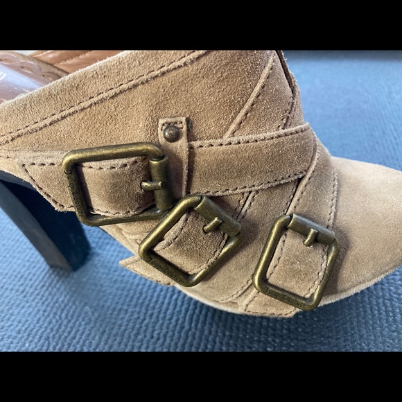 NEW Juicy Couture High Heel Clogs w/ Buckles 6.5M - Picture 2 of 11